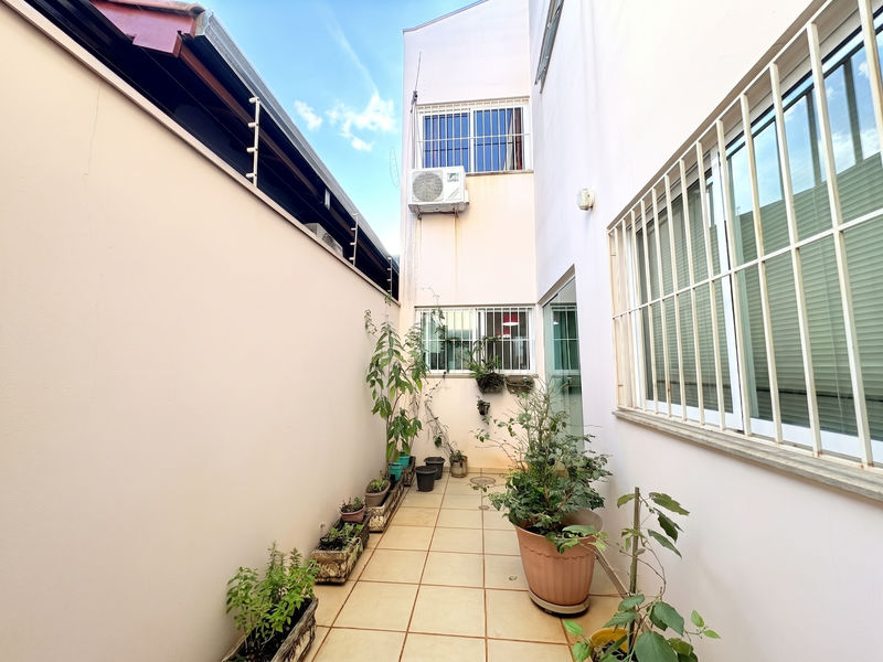 Jardim de inverno — casa à venda no Nova Suíça, Valinhos/SP (foto 1)