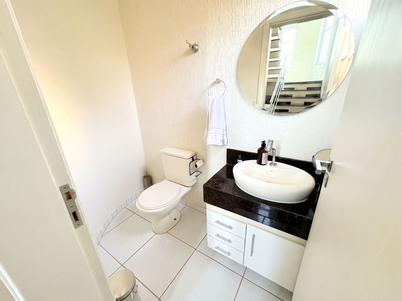 Lavabo e lavanderia — casa à venda no Nova Suíça, Valinhos/SP (foto 1)
