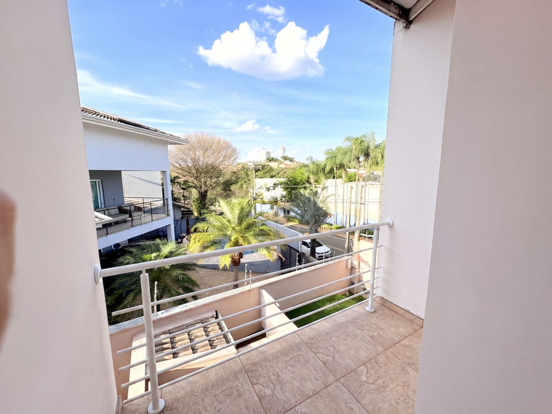 Varanda lateral — casa à venda no Nova Suíça, Valinhos/SP (foto 2)